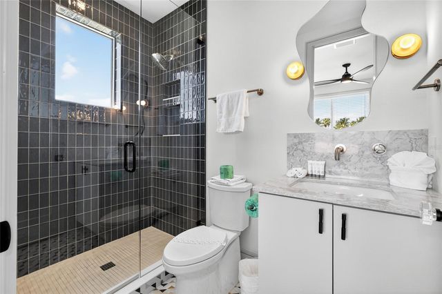 100 12TH STREET N, Bradenton Beach, FL 34217