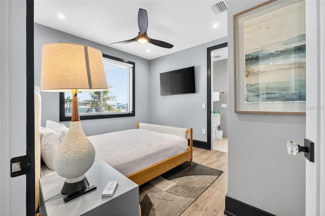 100 12TH STREET N, Bradenton Beach, FL 34217