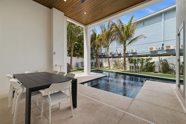 100 12TH STREET N, Bradenton Beach, FL 34217