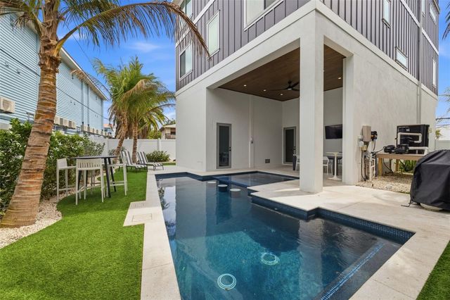 100 12TH STREET N, Bradenton Beach, FL 34217