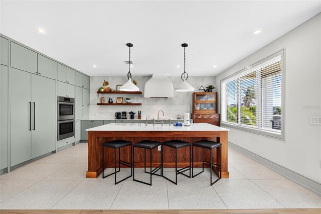 100 12TH STREET N, Bradenton Beach, FL 34217