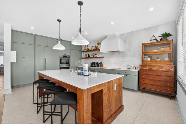 100 12TH STREET N, Bradenton Beach, FL 34217