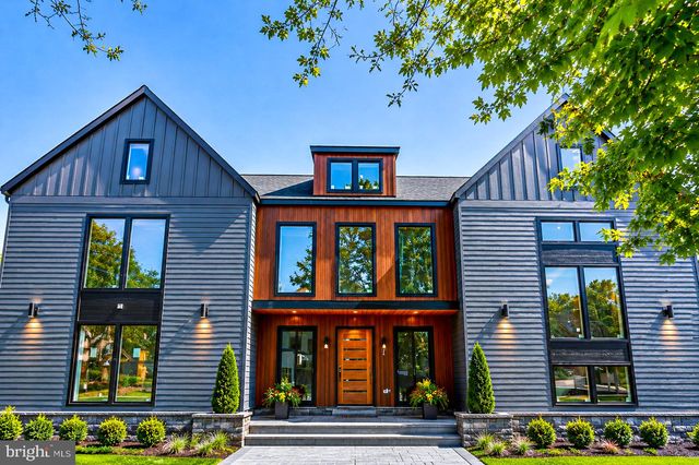 1800 N HARVARD ST, Arlington, VA 22201