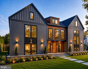 1800 N HARVARD ST, Arlington, VA 22201