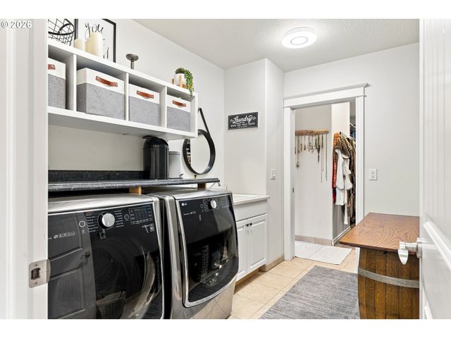 18273 S NANCY JEAN Way, Oregon City, OR 97045
