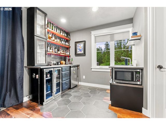 18273 S NANCY JEAN Way, Oregon City, OR 97045