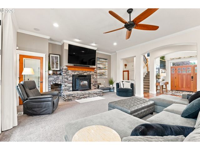 18273 S NANCY JEAN Way, Oregon City, OR 97045