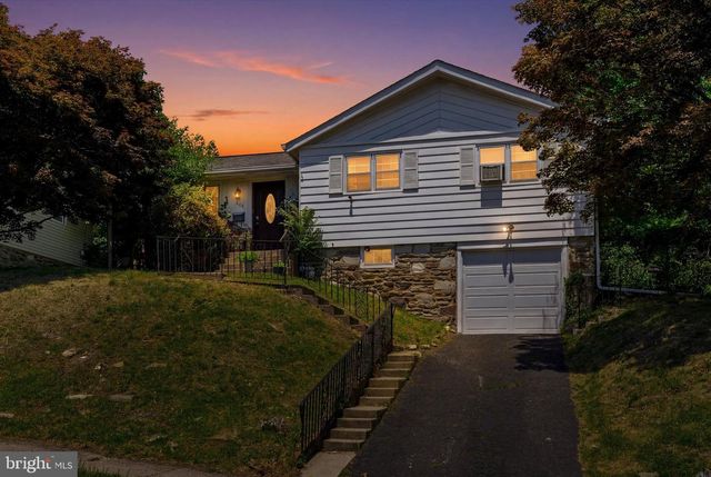 858 HILLDALE RD, Glenside, PA 19038