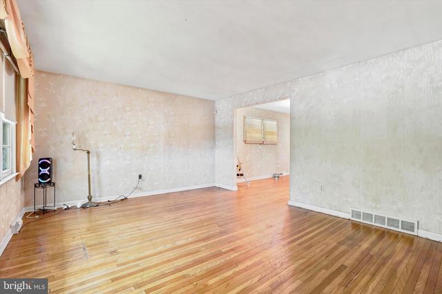 858 HILLDALE RD, Glenside, PA 19038