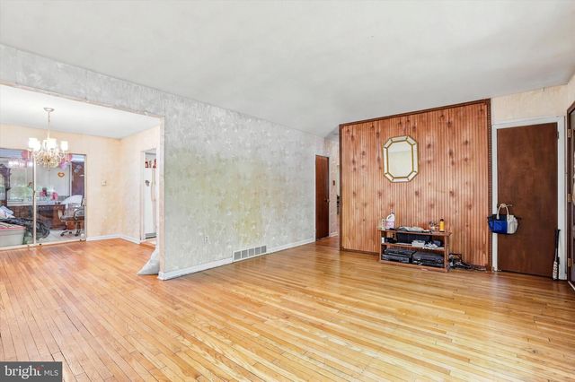 858 HILLDALE RD, Glenside, PA 19038