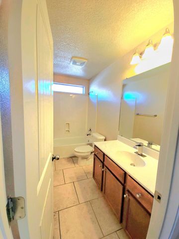 8509 Mock Heather Road NW, Albuquerque, NM 87120