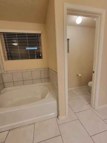 8509 Mock Heather Road NW, Albuquerque, NM 87120