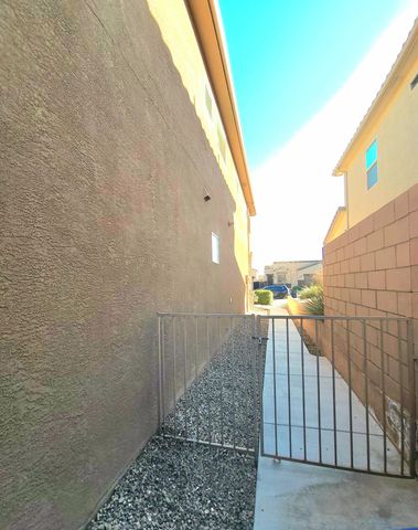 8509 Mock Heather Road NW, Albuquerque, NM 87120