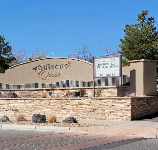 8509 Mock Heather Road NW, Albuquerque, NM 87120