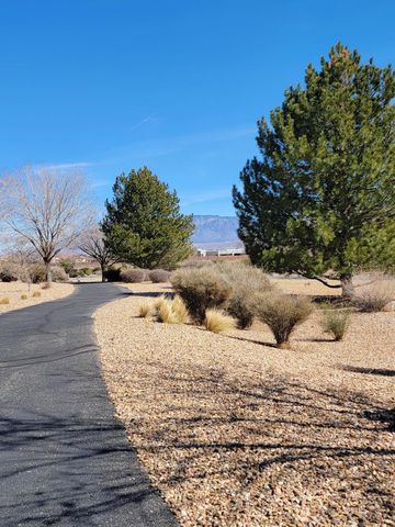 8509 Mock Heather Road NW, Albuquerque, NM 87120