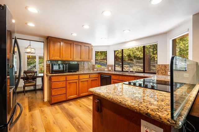 26800 Meadow Glen Drive, Idyllwild, CA 92549