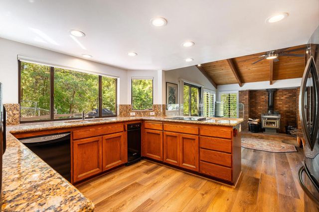 26800 Meadow Glen Drive, Idyllwild, CA 92549