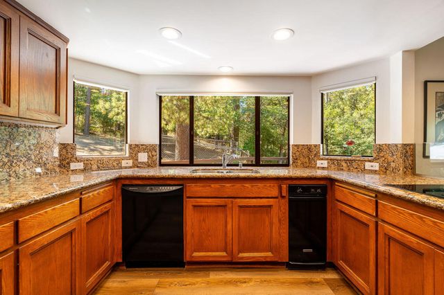 26800 Meadow Glen Drive, Idyllwild, CA 92549