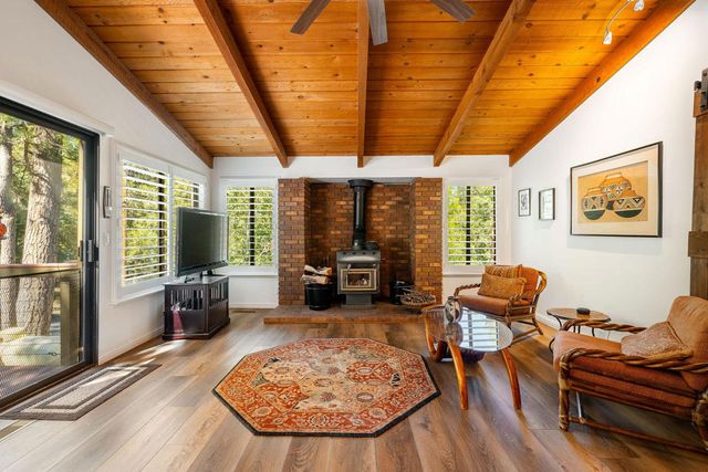 26800 Meadow Glen Drive, Idyllwild, CA 92549