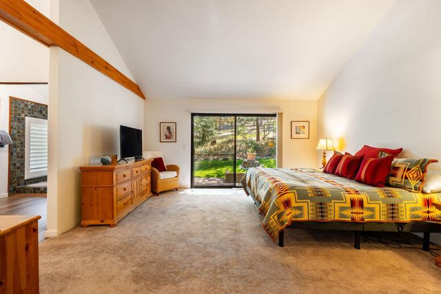 26800 Meadow Glen Drive, Idyllwild, CA 92549