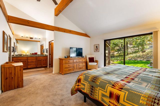 26800 Meadow Glen Drive, Idyllwild, CA 92549