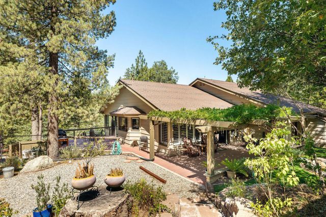 26800 Meadow Glen Drive, Idyllwild, CA 92549