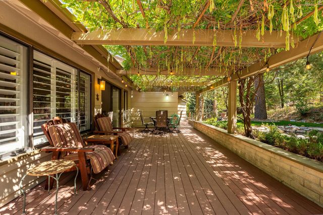 26800 Meadow Glen Drive, Idyllwild, CA 92549