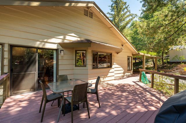 26800 Meadow Glen Drive, Idyllwild, CA 92549