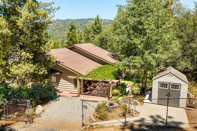 26800 Meadow Glen Drive, Idyllwild, CA 92549