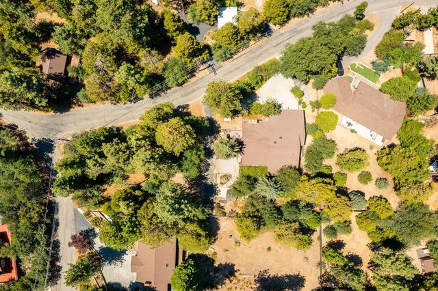 26800 Meadow Glen Drive, Idyllwild, CA 92549