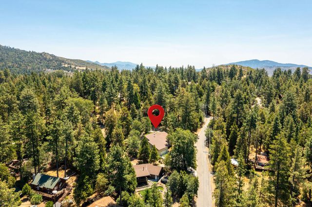 26800 Meadow Glen Drive, Idyllwild, CA 92549