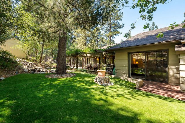 26800 Meadow Glen Drive, Idyllwild, CA 92549