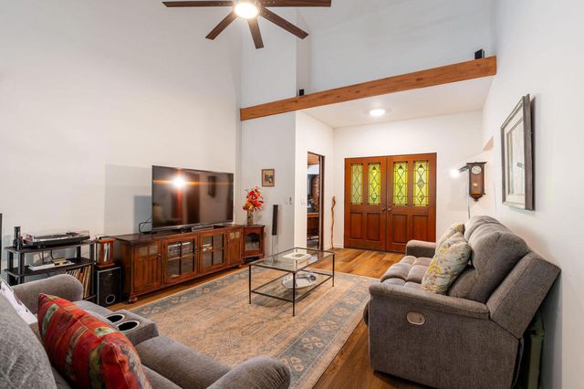 26800 Meadow Glen Drive, Idyllwild, CA 92549