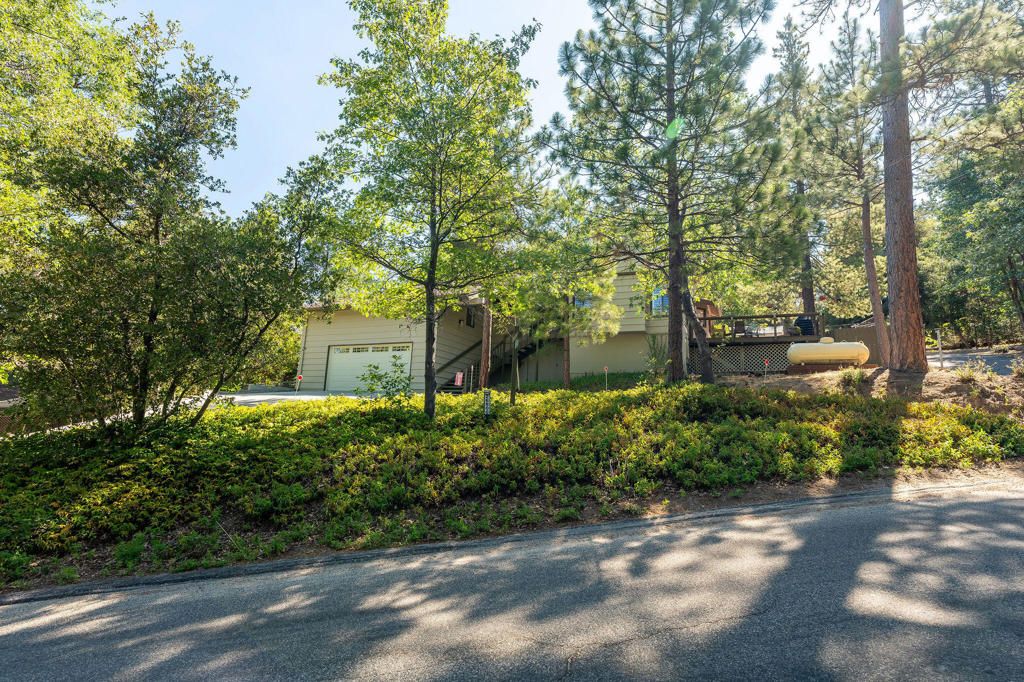 26800 Meadow Glen Drive, Idyllwild, CA 92549