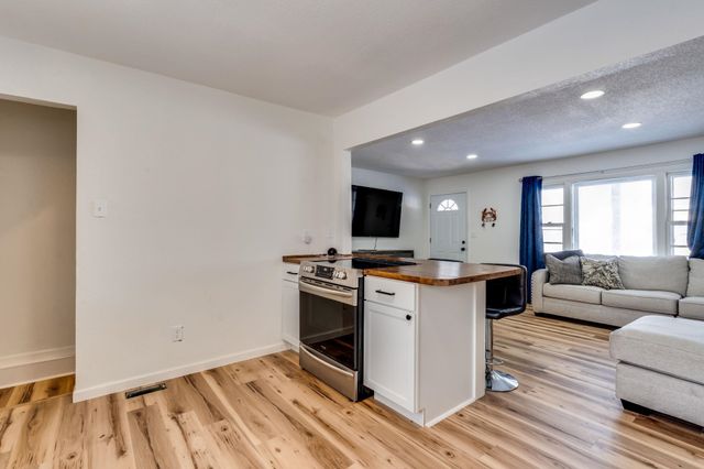 3238 S Edwards Ave, Wichita, KS 67217