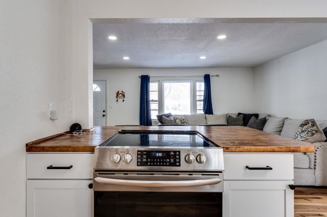 3238 S Edwards Ave, Wichita, KS 67217