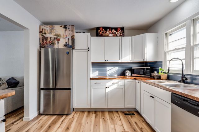 3238 S Edwards Ave, Wichita, KS 67217