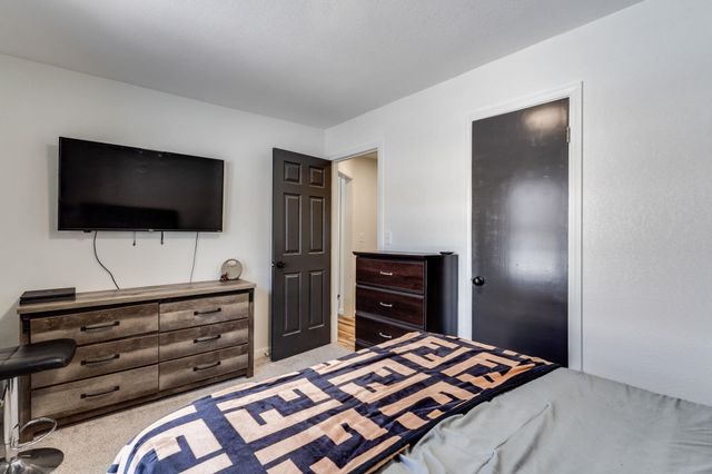 3238 S Edwards Ave, Wichita, KS 67217