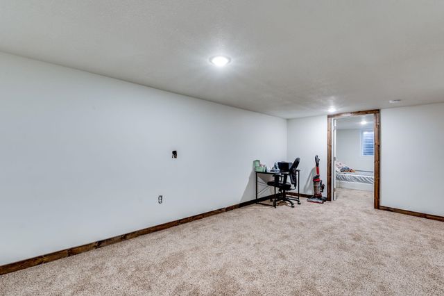 3238 S Edwards Ave, Wichita, KS 67217