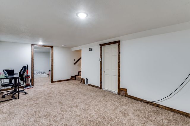 3238 S Edwards Ave, Wichita, KS 67217