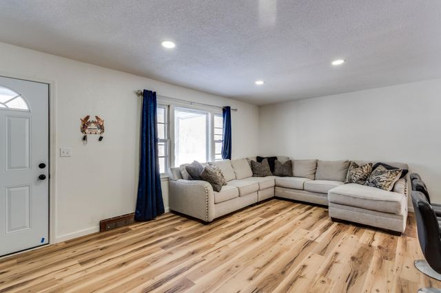 3238 S Edwards Ave, Wichita, KS 67217