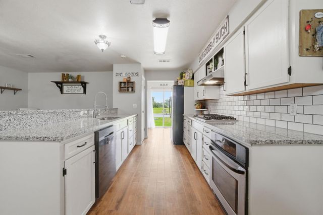 1858 County Road 2066, Hull, TX 77564