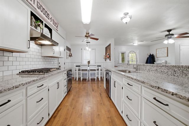 1858 County Road 2066, Hull, TX 77564