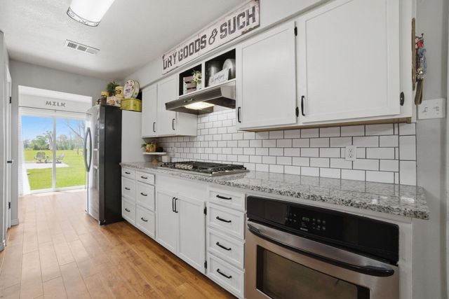 1858 County Road 2066, Hull, TX 77564