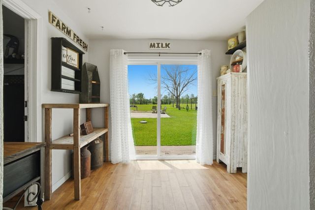 1858 County Road 2066, Hull, TX 77564