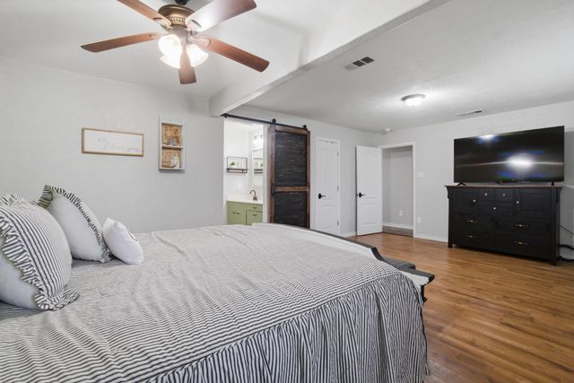 1858 County Road 2066, Hull, TX 77564