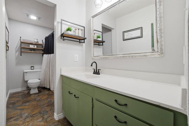 1858 County Road 2066, Hull, TX 77564