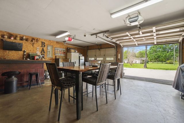 1858 County Road 2066, Hull, TX 77564