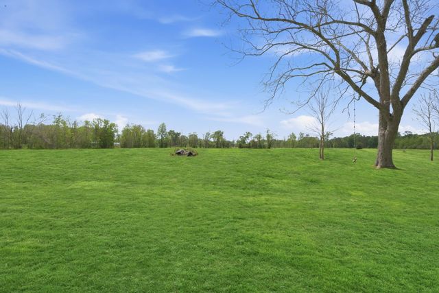 1858 County Road 2066, Hull, TX 77564