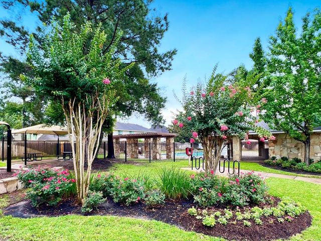 9114 Memorial Hills Drive, Spring, TX 77379